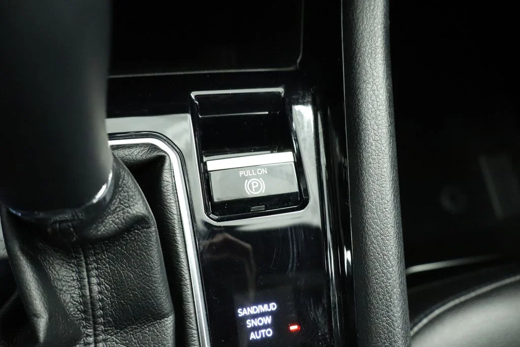 Used 2024 White Jeep Limited image 43