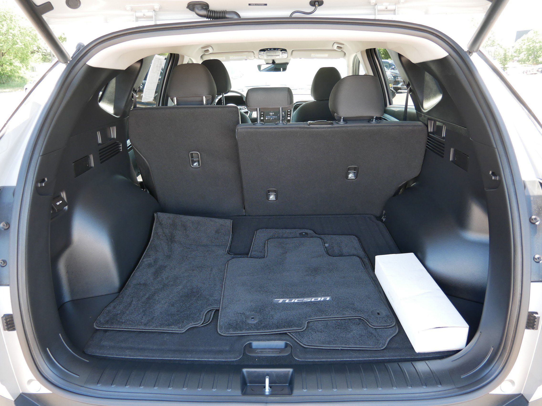 Certified Used 2023 Shimmering Silver Hyundai SEL image 18