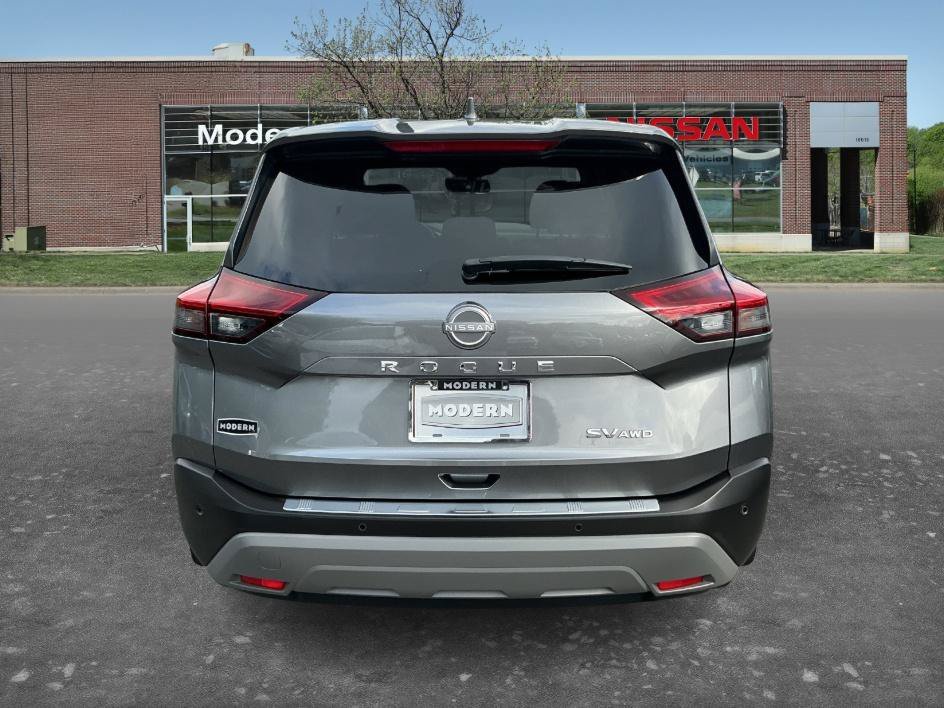 Used 2023 Gun Metallic Nissan SV image 3