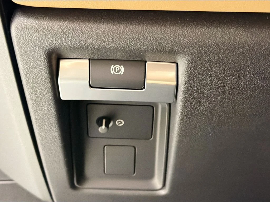 New 2026 Gondwana Stone Land Rover X-Dynamic SE image 10