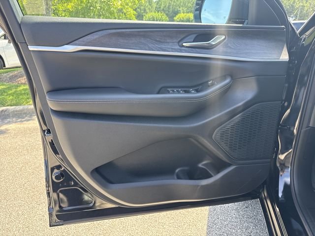 New 2026 Black Jeep Altitude image 11