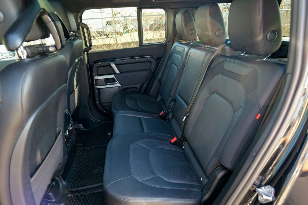 Used 2023 Santorini Black Metallic Land Rover X-Dynamic SE image 29