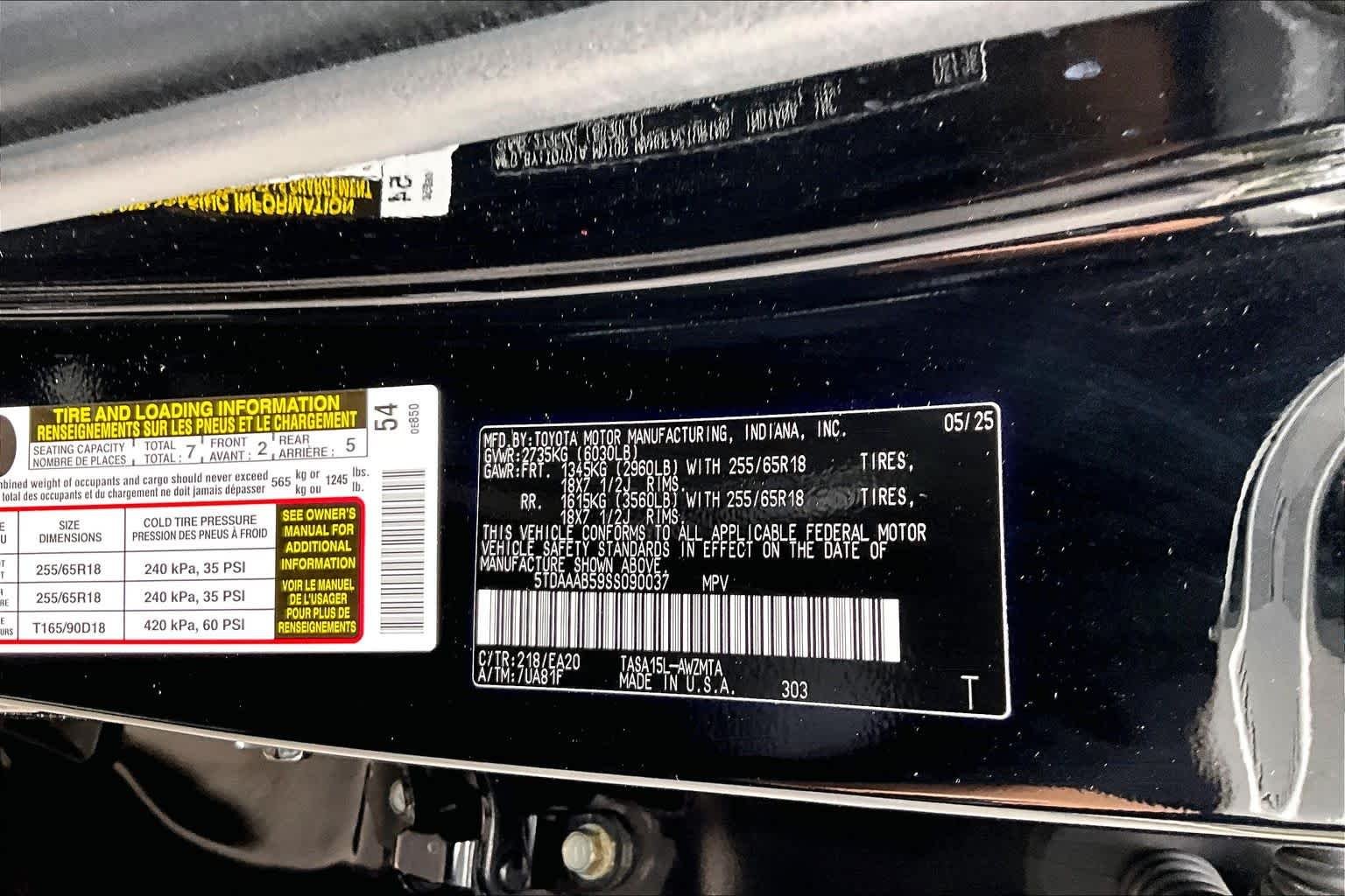 Used 2025 Midnight Black Metallic Toyota XLE image 29