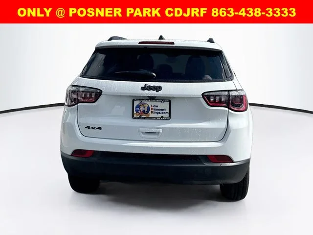 New 2026 Bright White Clear-Coat Exterior Paint Jeep Latitude image 6