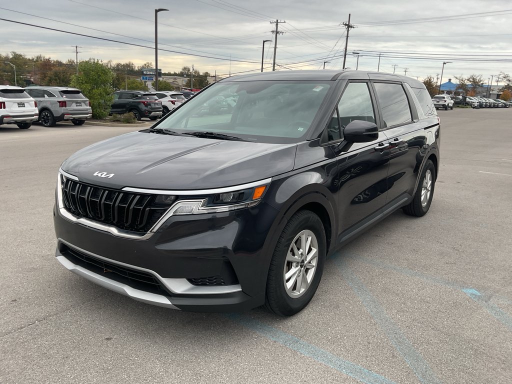 2023 Kia Carnival LX photo 3