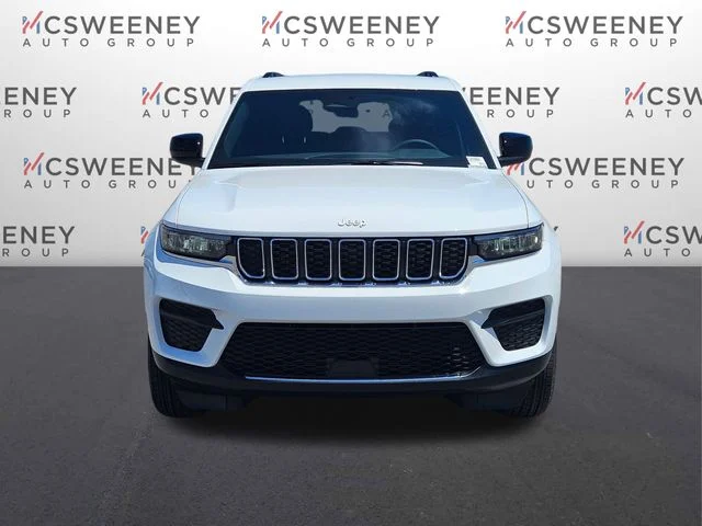 New 2026 Bright White Clear-Coat Exterior Paint Jeep Laredo image 8