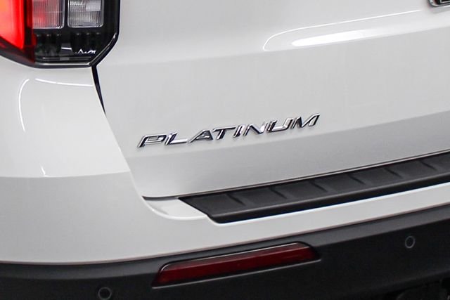 New 2026 Star White Metallic Tri-Coat Ford Platinum™ image 11