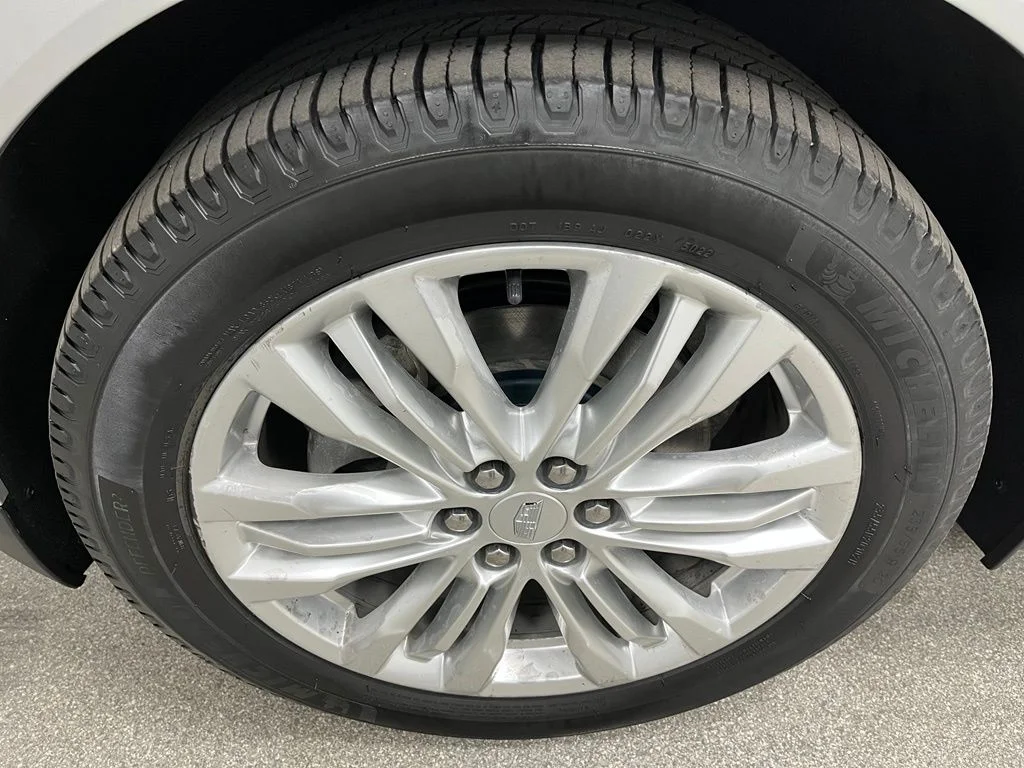 Used 2019 Silver Cadillac Premium Luxury image 13