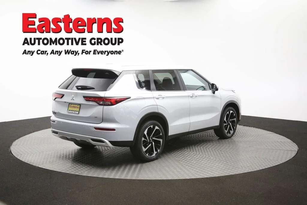 Used 2024 White Mitsubishi SE image 40