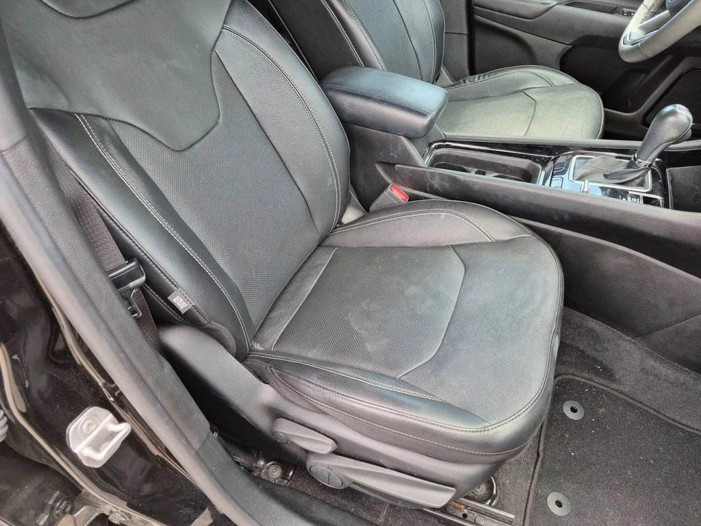 Used 2023 Black Jeep Limited image 28