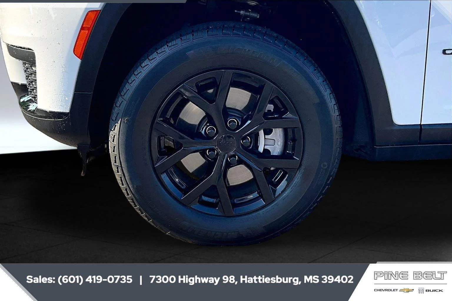 Used 2025 Bright White Clearcoat Jeep Altitude X image 7