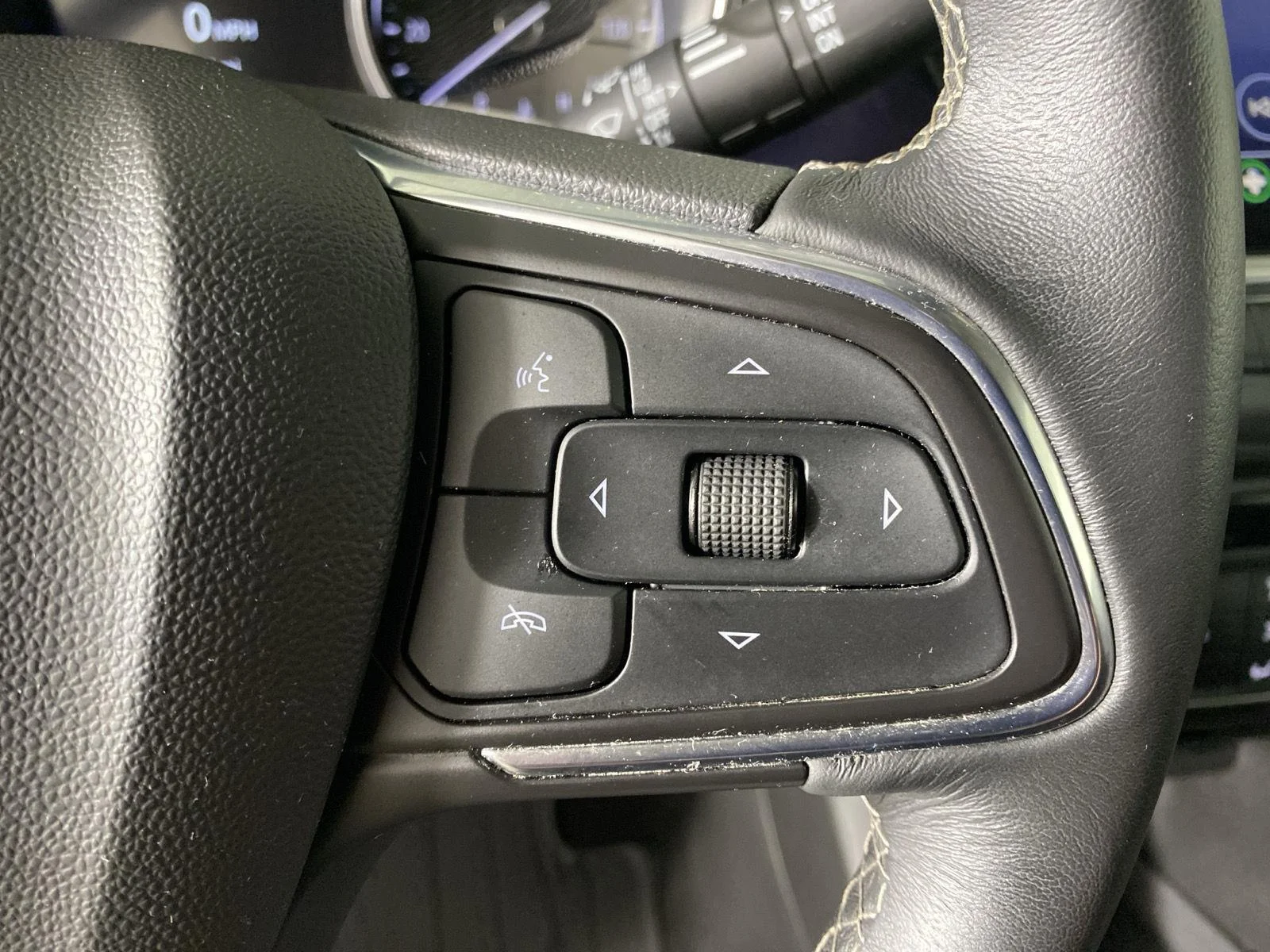 Used 2023 Moonstone Gray Metallic Buick Preferred image 15