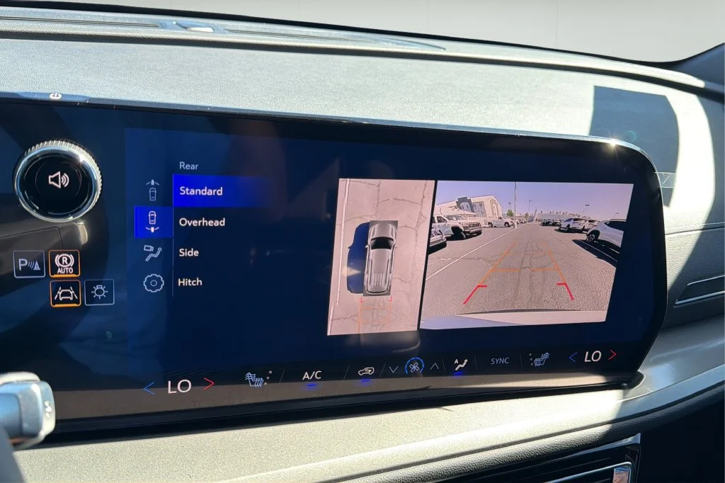 New 2027 Summit White Chevrolet LT image 27