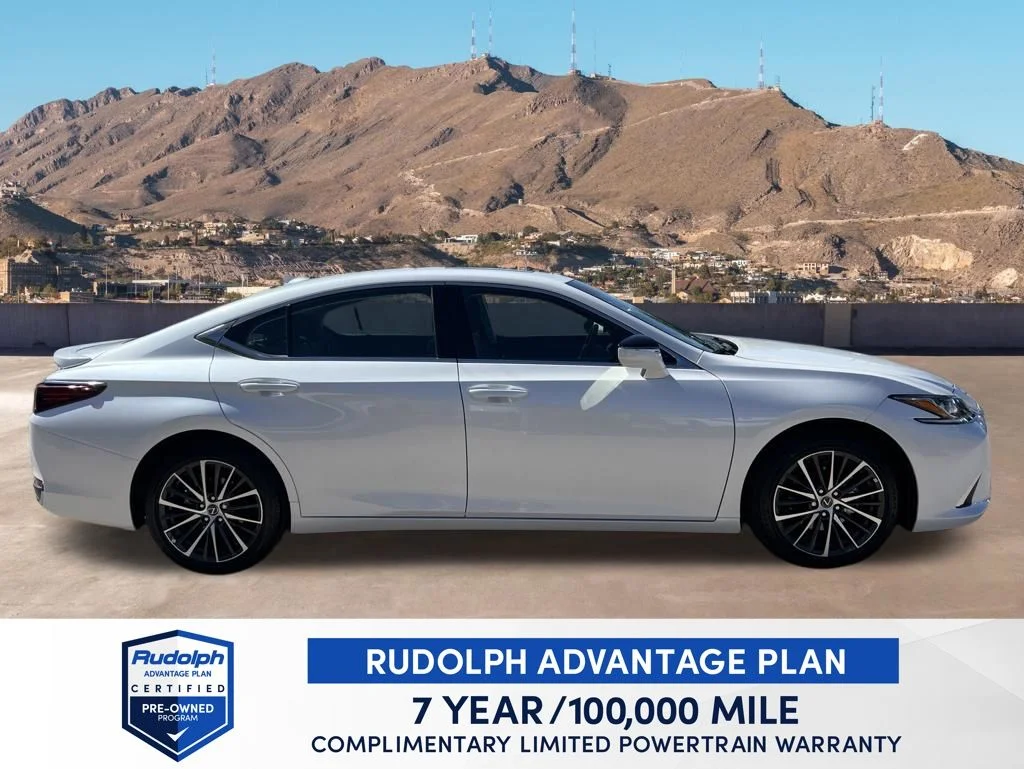 Used 2025 White Lexus 300h image 7
