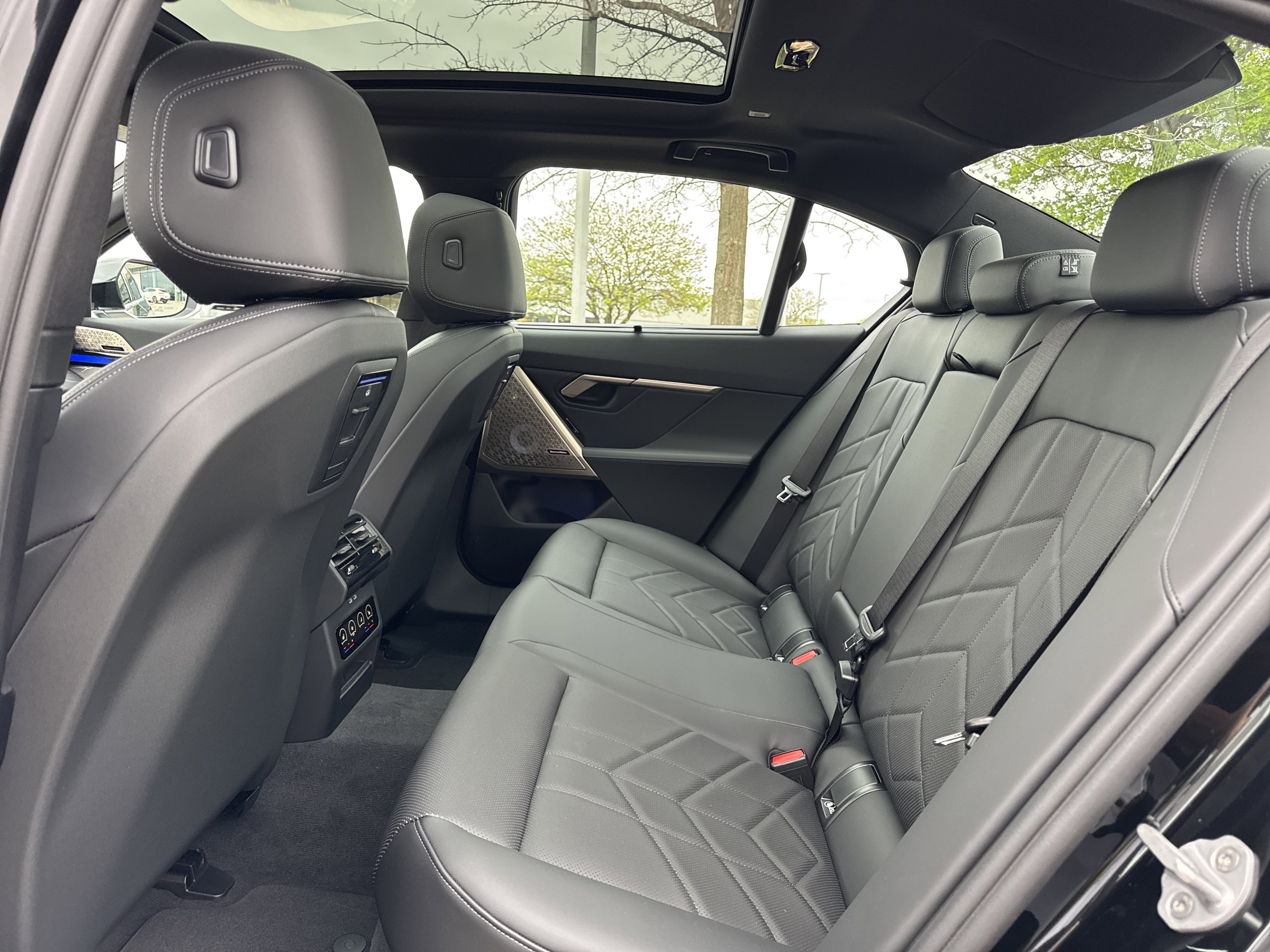 New 2026 BLACK SAPPHIRE BMW 530i xDrive image 14