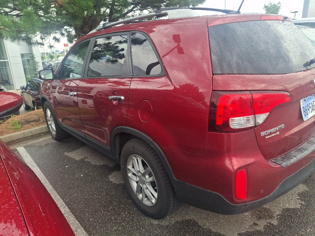 Used 2014 Remington Red Metallic Kia LX image 6