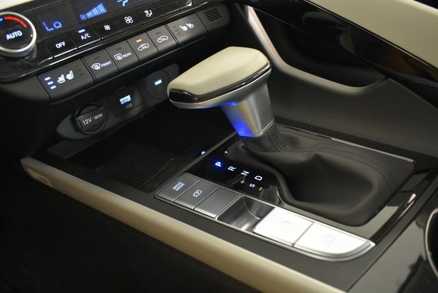 2025 Hyundai Elantra Limited - Photo 39