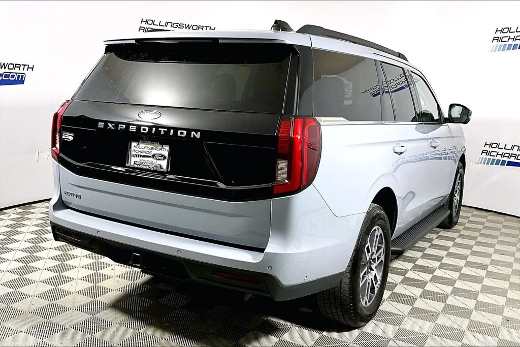 Used 2025 Gray Metallic Ford Active image 9