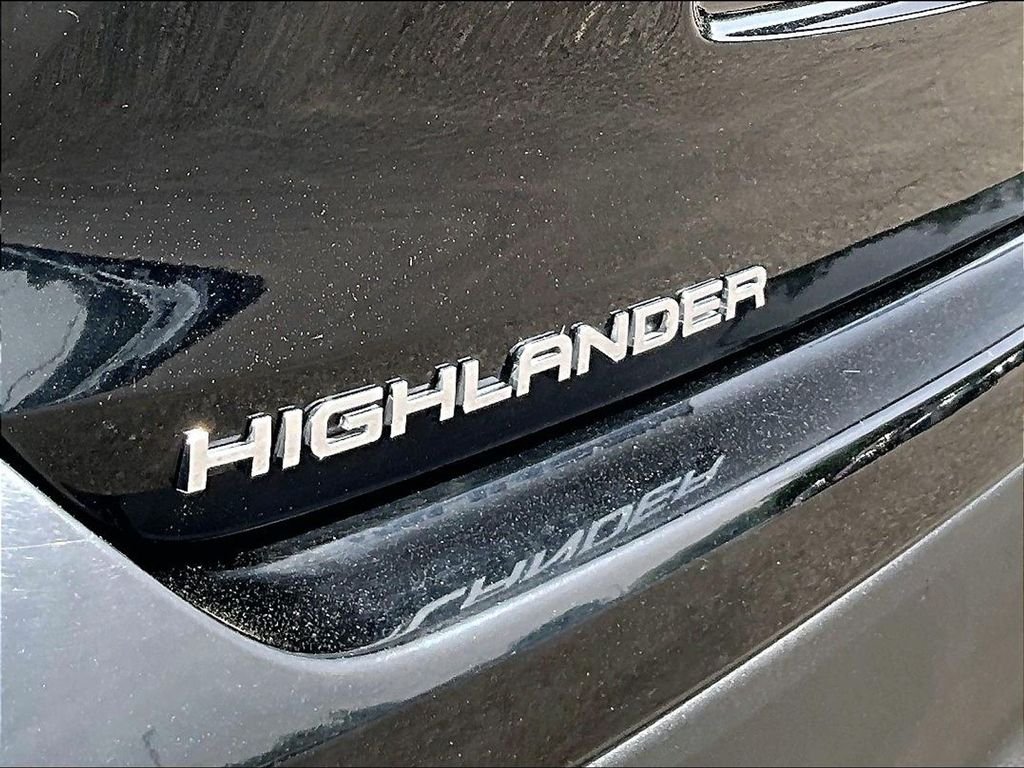 Used 2023 Black Toyota XLE image 29