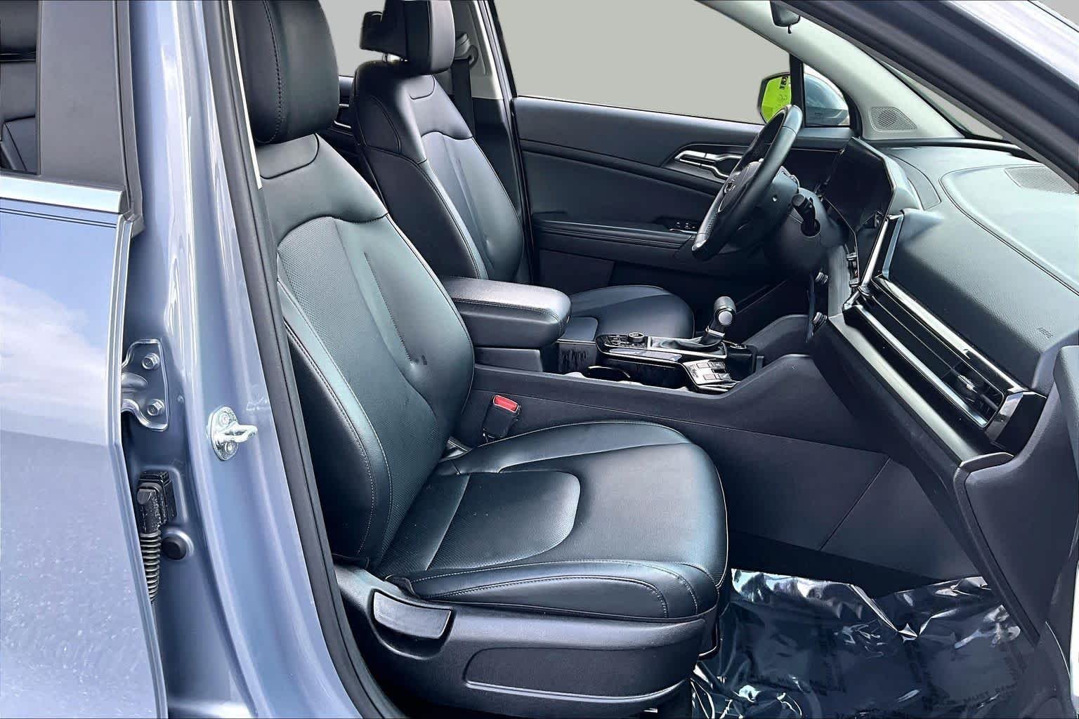 Used 2024 Everlasting Silver Kia EX image 9