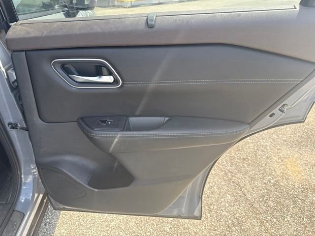 Used 2021 Gray Nissan Platinum image 22