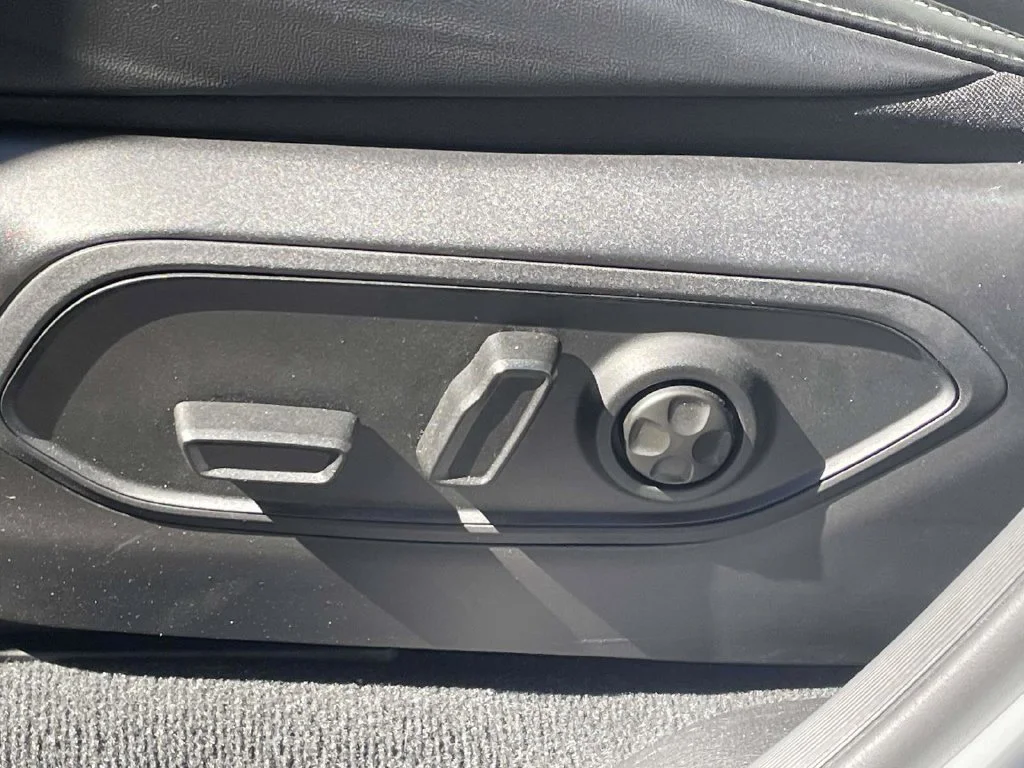 Used 2024 Silver Jeep Altitude X image 24