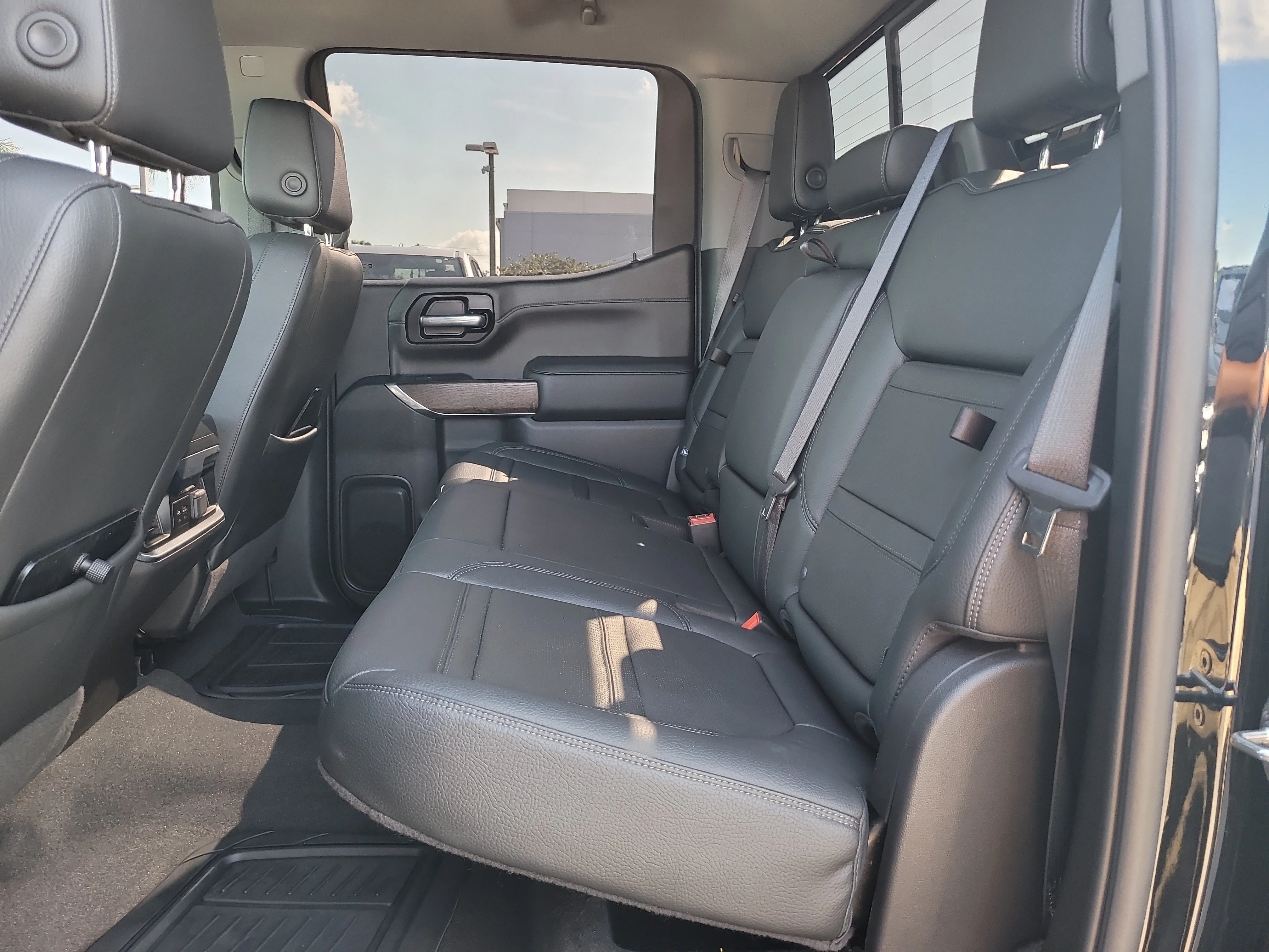 Used 2022 Onyx Black GMC Denali image 12