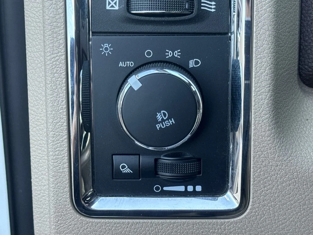 Used 2018 Bright White Clearcoat Ram Laramie image 31
