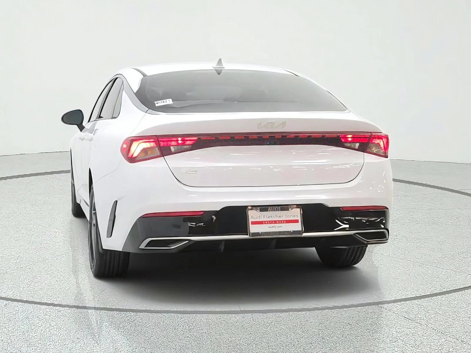 Used 2023 Glacial White Pearl Kia LXS image 6
