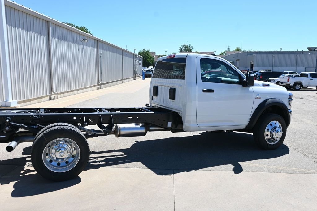 New 2026 Bright White Clear-Coat Exterior Paint RAM Tradesman image 10