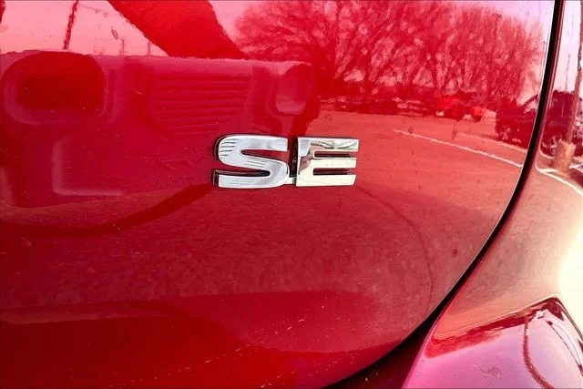 New 2026 Red Mitsubishi SE 1.5T 2WD image 9