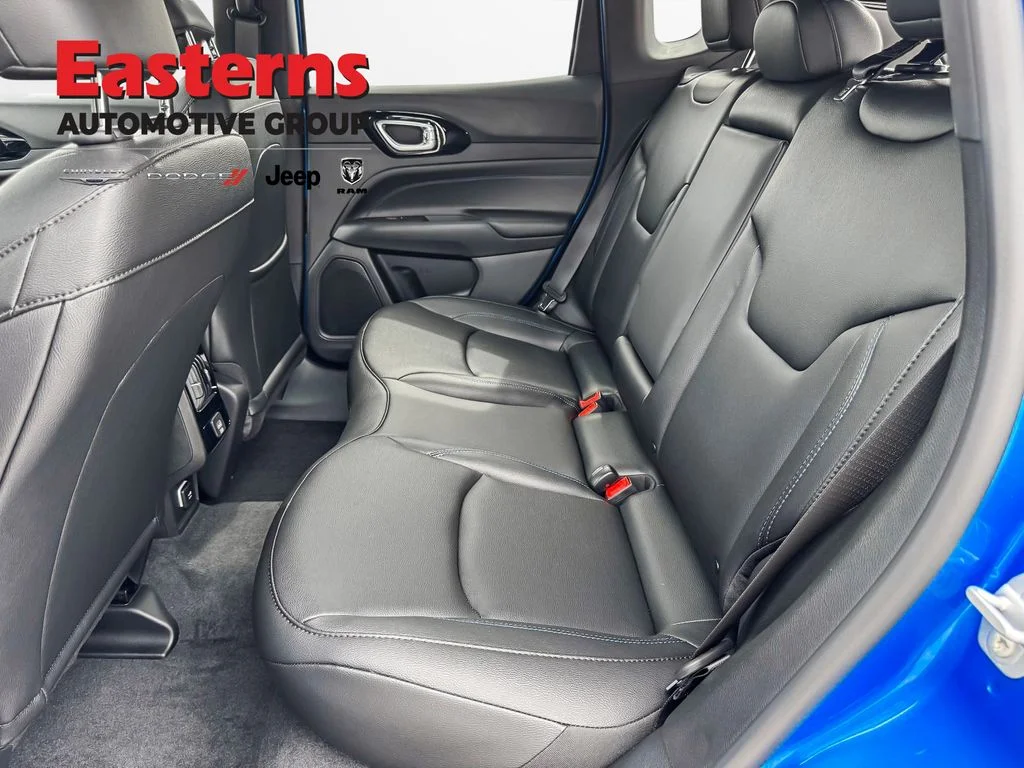 New 2026 Hydro Blue Pearl-Coat Exterior Paint Jeep Limited image 21