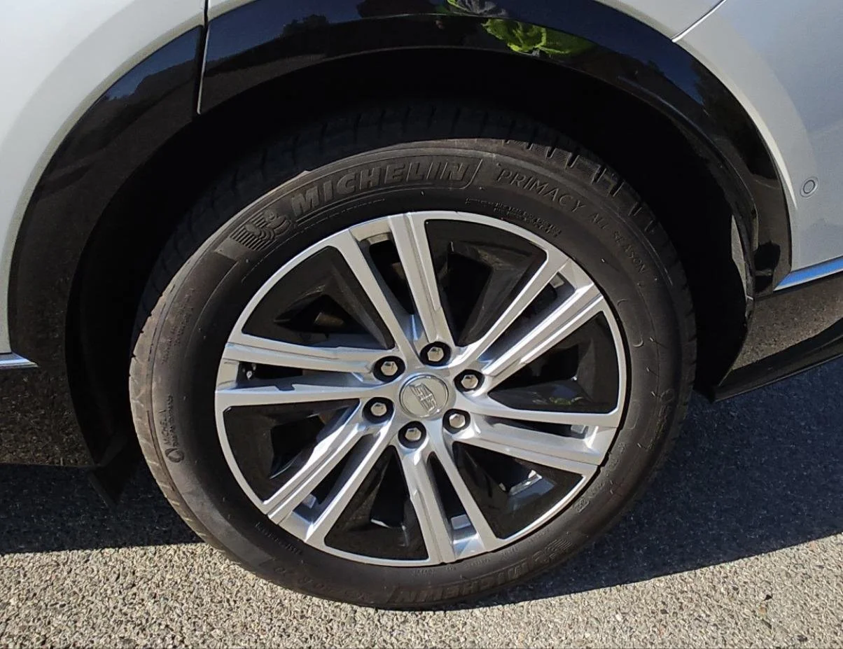 Used 2024 Crystal White Tricoat Cadillac Tech image 18