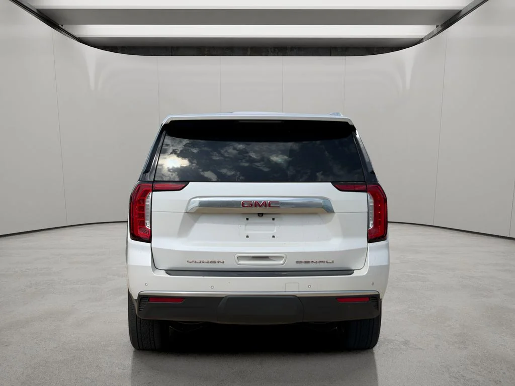 Used 2021 White Frost Tricoat GMC Denali image 5