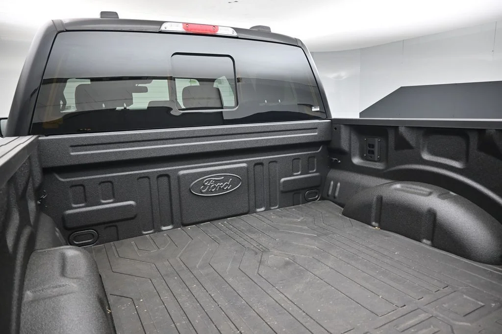 New 2026 Agate Black Metallic Ford Lariat image 23