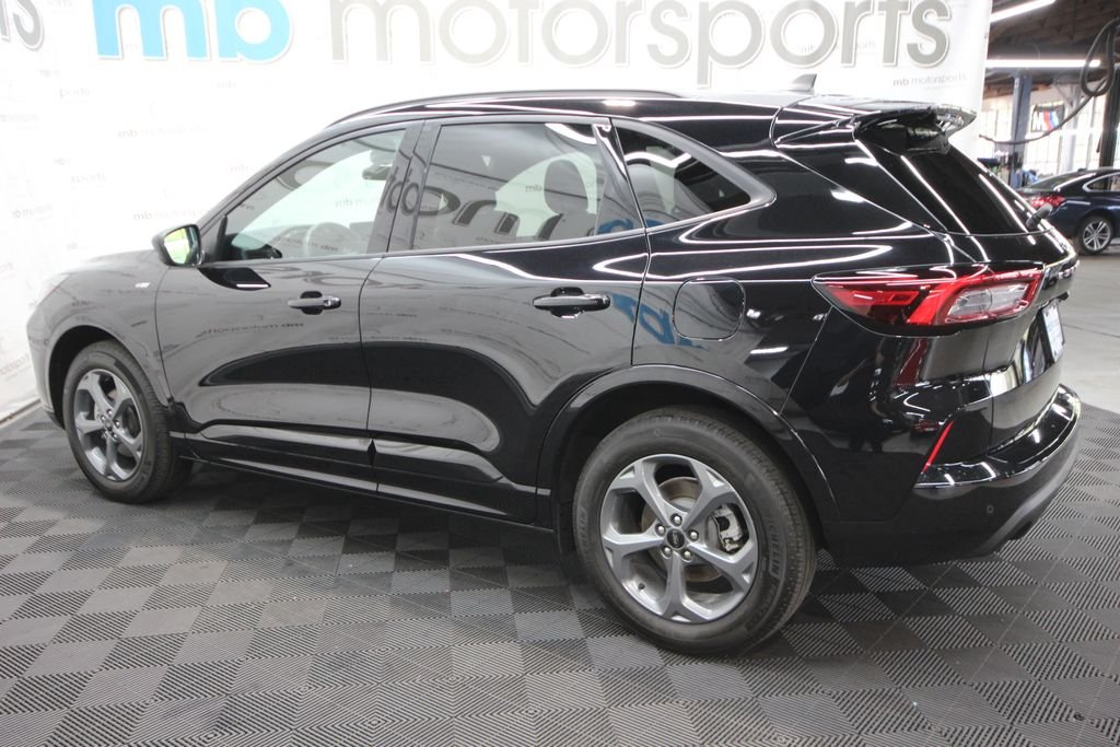 Used 2023 Black Ford ST-Line image 3
