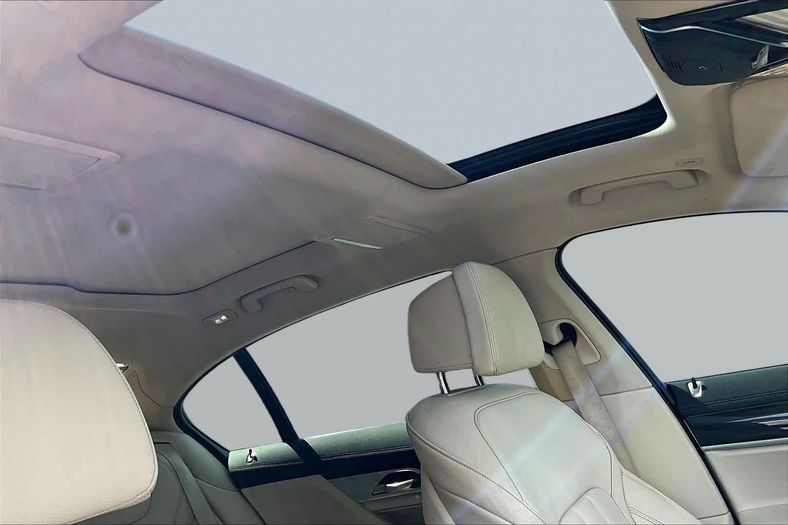 2020 BMW 7 Series 740i - Photo 13