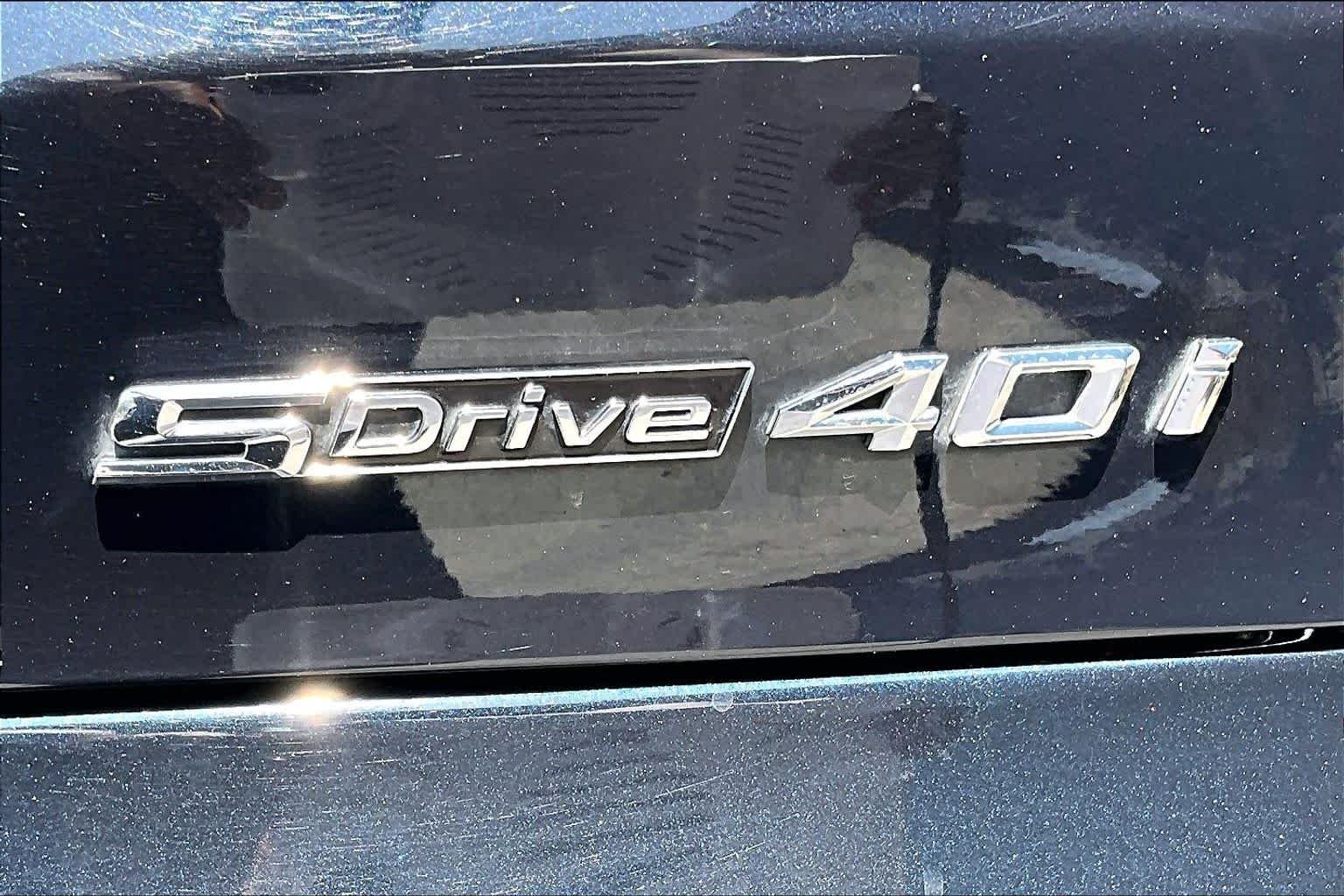 Used 2023 Carbon Black Metallic BMW sDrive40i image 10