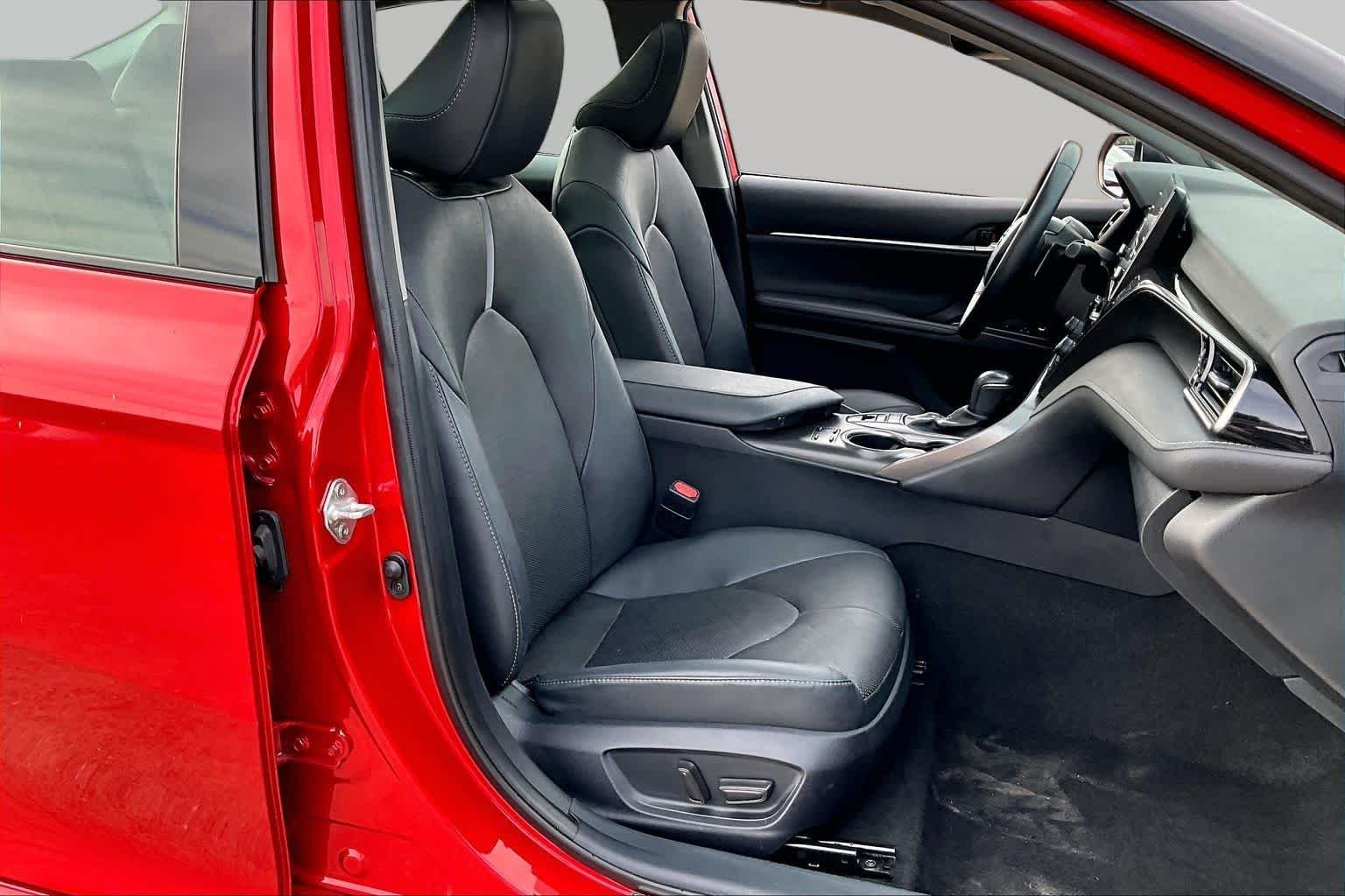 Used 2024 Supersonic Red/Midnight Black Metallic Toyota XSE V6 image 9