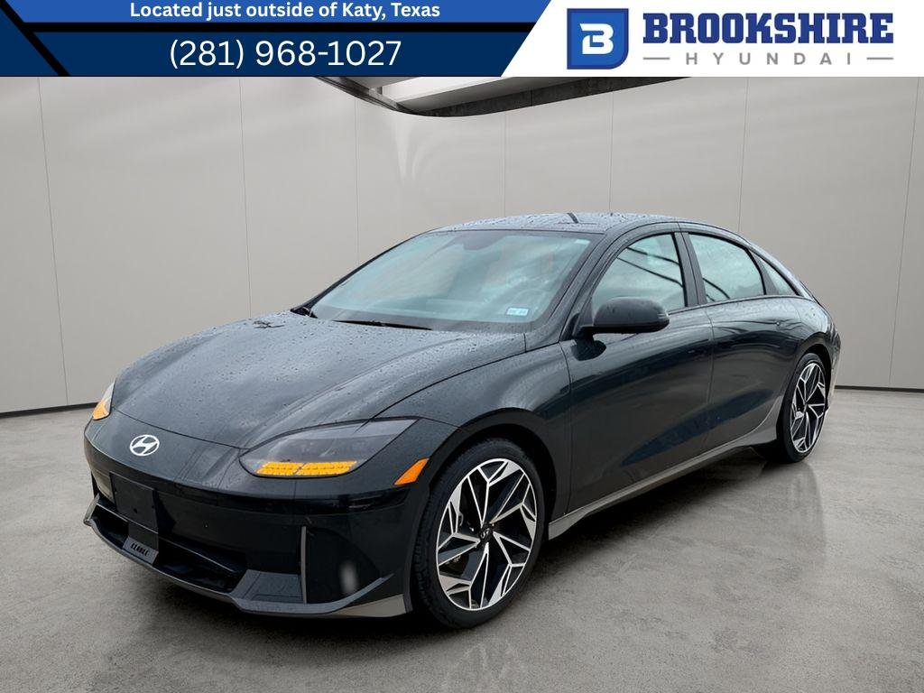 Used 2023 Digital Green Hyundai SEL image 1
