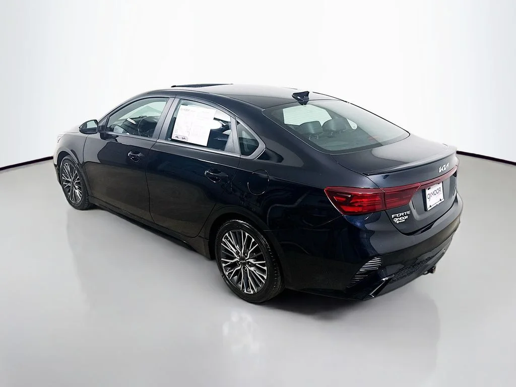 Used 2023 Aurora Black Kia GT-Line image 5