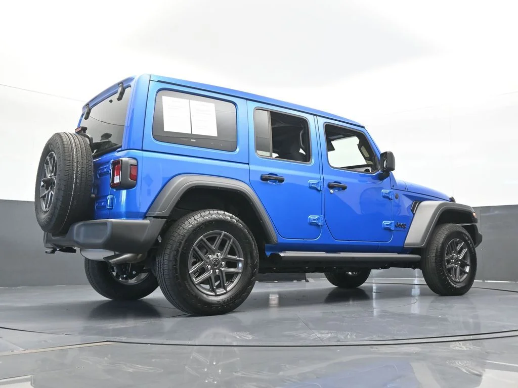 Used 2025 Hydro Blue Pearl Coat Jeep Sport S image 54