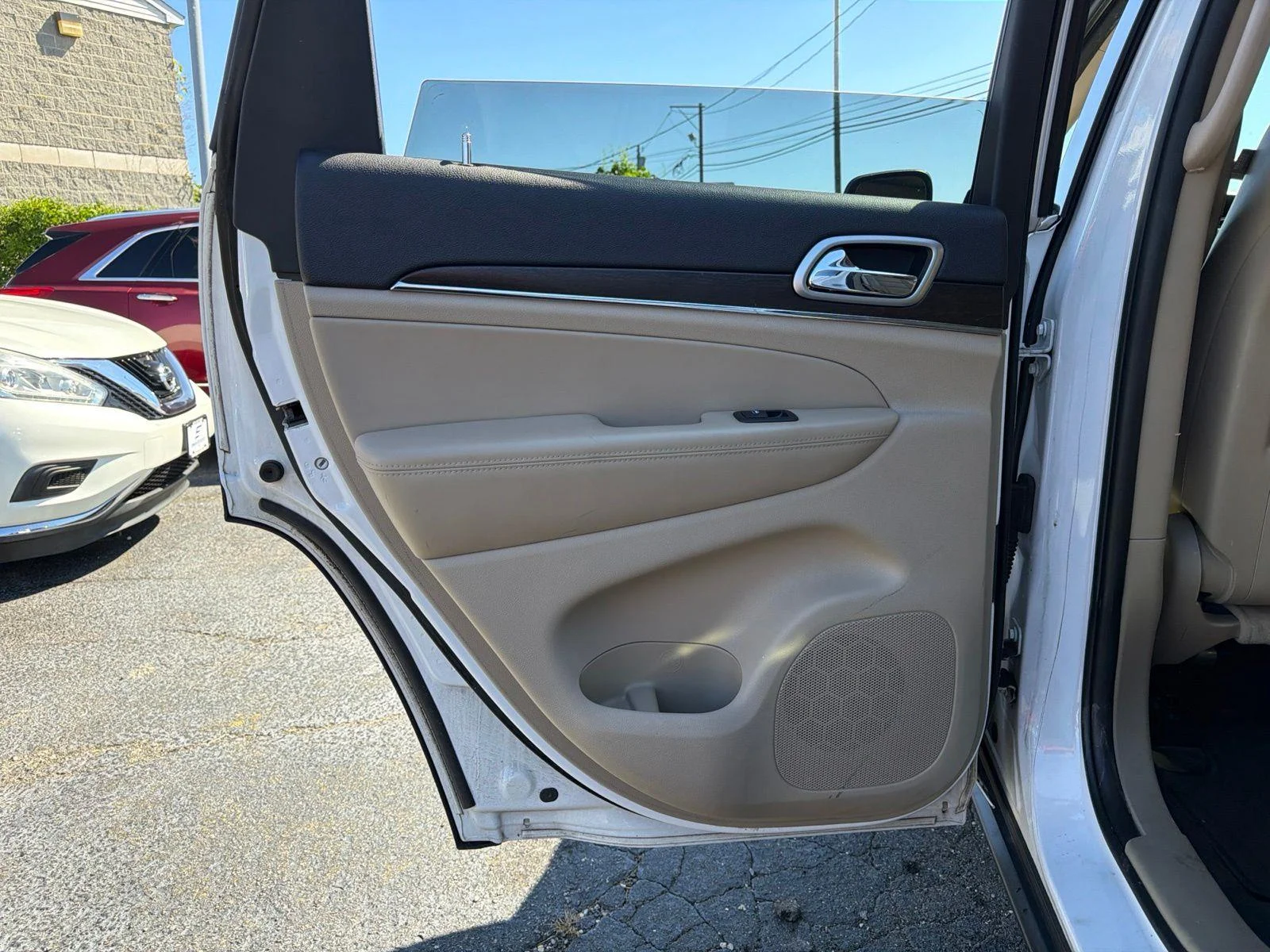 Used 2018 White Jeep Limited image 24