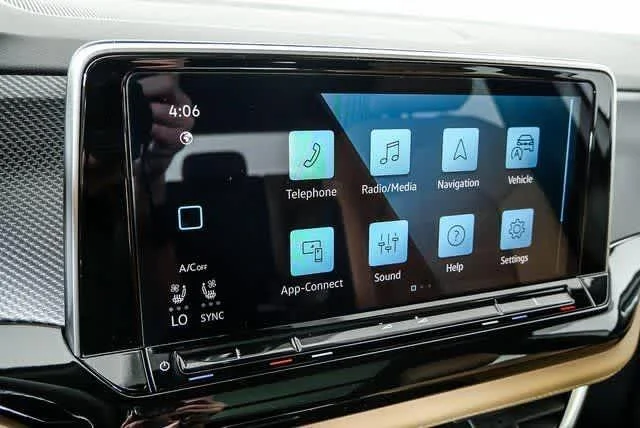 New 2026 Opal White Pearl Volkswagen 2.0T SEL image 15