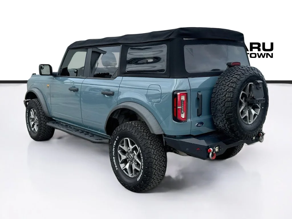 Used 2022 Gray Ford Badlands image 5