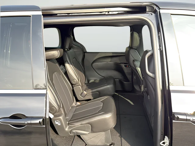 2026 Chrysler Pacifica Select - Photo 14