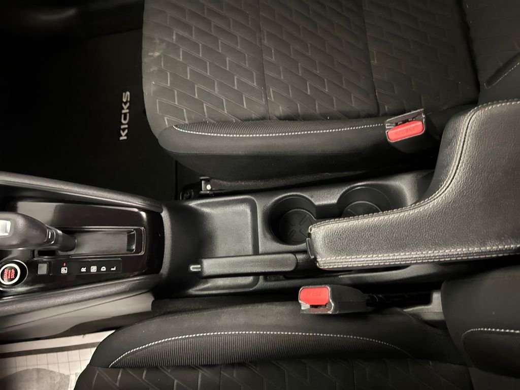 Used 2022 Gray Nissan S image 23