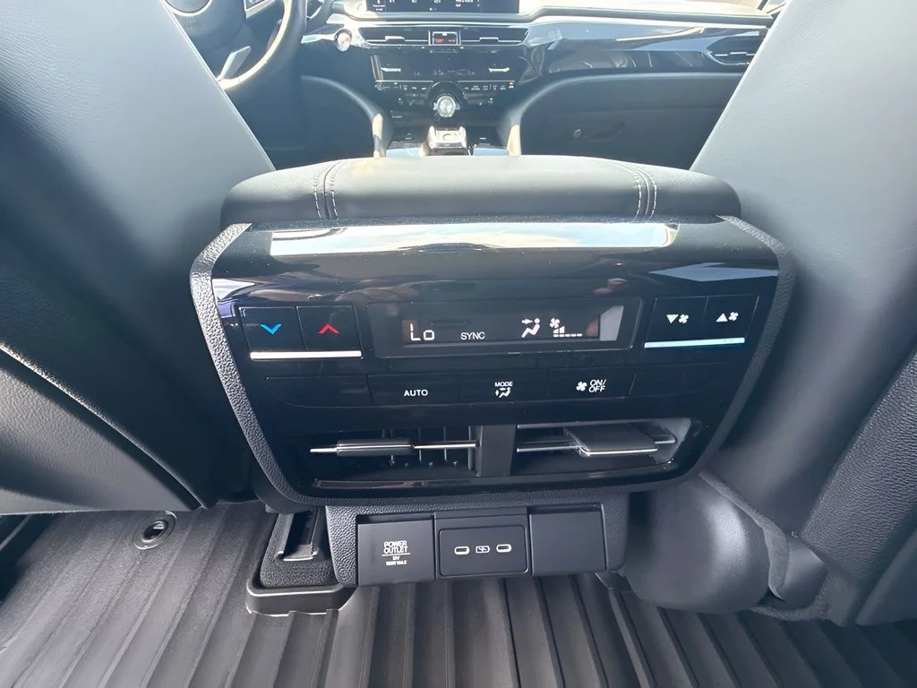 Used 2025 White Acura Technology Package image 8