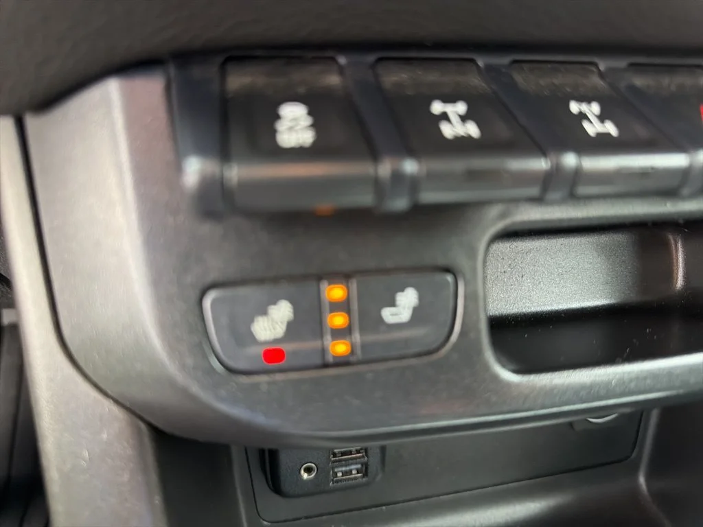 Used 2019 Black Chevrolet ZR2 image 18