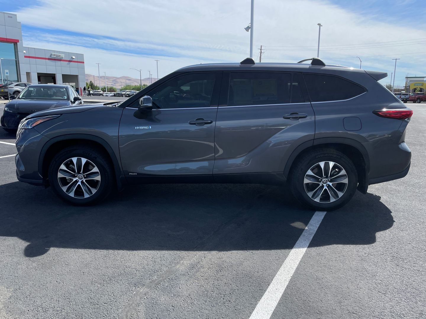 Used 2021 Gray Toyota XLE image 6